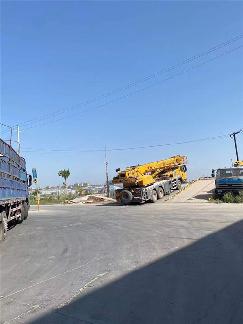 原阳县25吨吊车的租赁价格大概是多少？