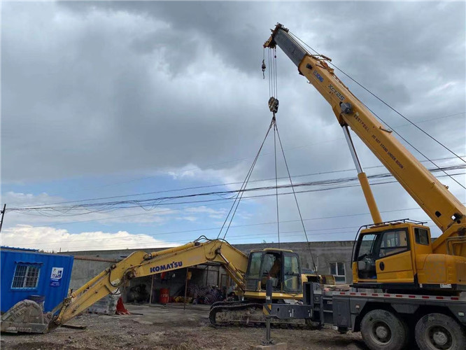 原阳县25吨吊车的工作半径是多少？